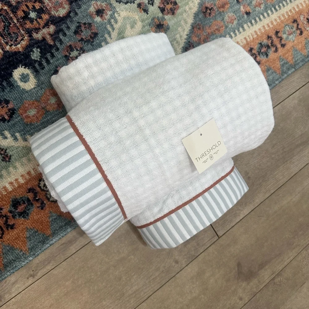New Threshold Gingham Premium Bath Towels Set 2 Pc XL Traditional Gingham Plaid